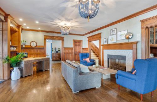 Narragansett Pier Hotel | The Shore House