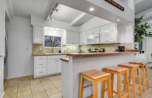 Granite Shoals House | The Shorewood | Dog-Friendly Lake Retreat