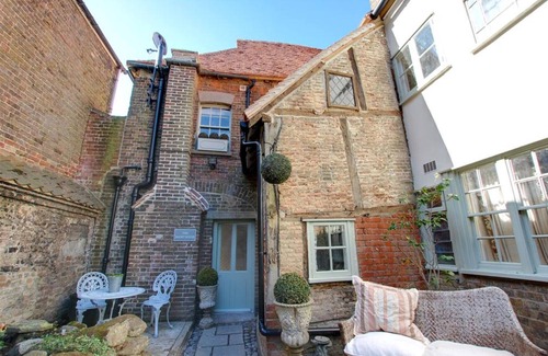 Sandwich House | The Short House - One Bedroom House, Sleeps 2