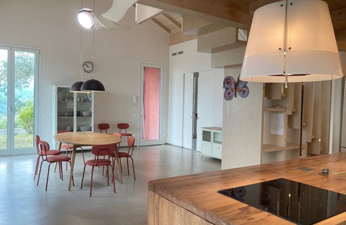 Imperia Villa | the silence among the olive trees, on a hill overlooking the sea