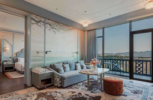 Xihu Hotel | The Silk Lakehouse, Shangri-La Hangzhou