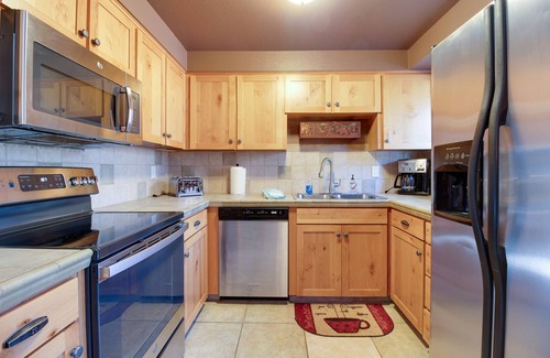 Sisters House | The Sisters Moose Home in Tollgate Sleeps 6 Access to Seasonal Pool