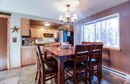 Sisters House | The Sisters Moose Home in Tollgate Sleeps 6 Access to Seasonal Pool