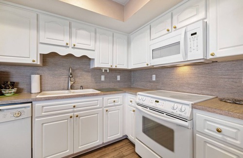 Cedar Key Condo | The Skimmer Condo: Downtown on the Bay - Nature Views - Bird watching