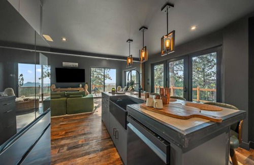 Bailey Cabin | The Sky Loft Retreat