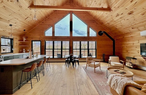 Sunderland Cabin | The Skyline Cabin - Hot Tub- Fire Pit - Panoramic Views - Manchester