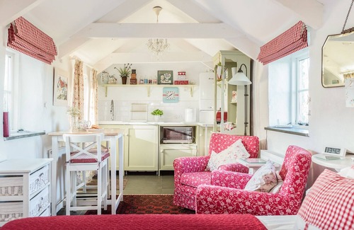 Stenalees Cottage | The Snug