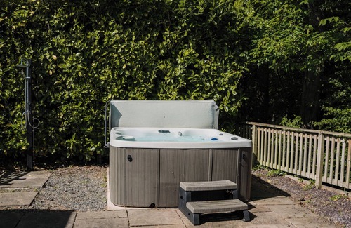Carlisle Cottage | THE SNUG, luxury holiday cottage, with hot tub in Longtown