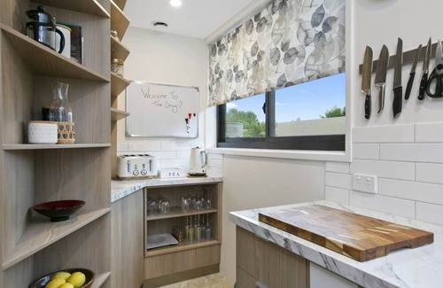 Korumburra Apartment | The Snug Premium 1BR Self Contained Apartment