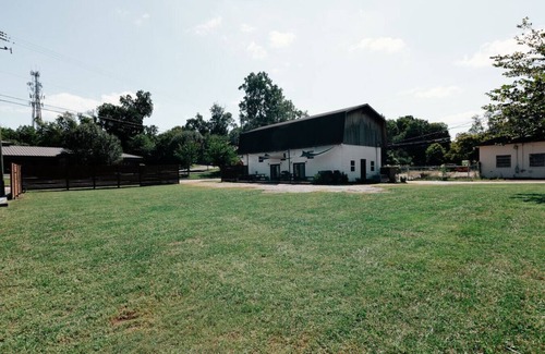 Knoxville House | ✩ The South Knox Stable ✩