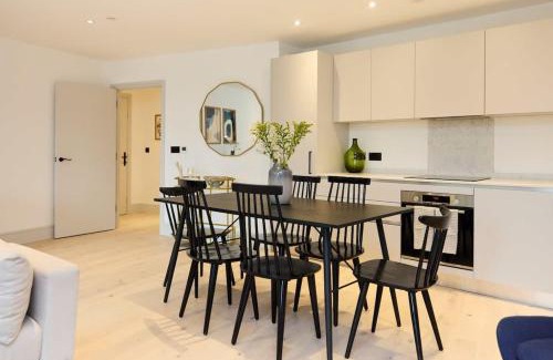 Abbey Apartment | The South Wimbledon Place - Adorable 2BDR Flat with Balcony