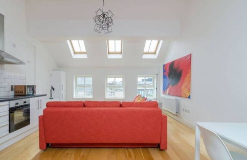 Cathedral Quarter Apartment | The Spire Apt - Spacious 2-Bed City Centre Apt – Sleeps 5 | Cathedral Quarter Location
