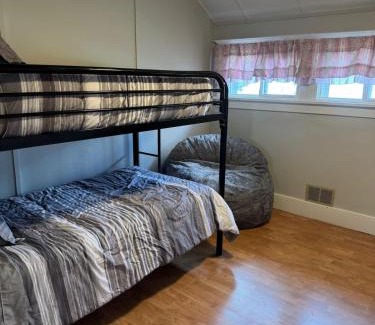 Ogallala House | The Spruce House Family 4BR 2 Bath Great Location In Ogallala Close to Lake McConaughy
