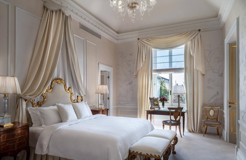 Repubblica Hotel | The St. Regis Rome