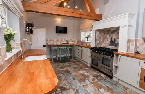 Ryther Cottage | THE STABLES AND WEST WING, family friendly in Tadcaster