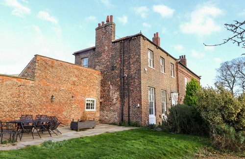 Ryther Cottage | THE STABLES AND WEST WING, family friendly in Tadcaster