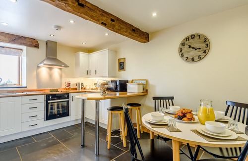 Welshpool Cottage | THE STABLES, family friendly, with a garden in Llanfair Caereinion
