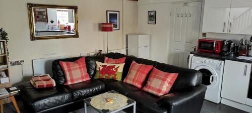 Tregaron Apartment | The Stables