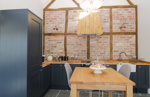 Hereford Cottage | THE STABLES, pet friendly, with hot tub in Hereford