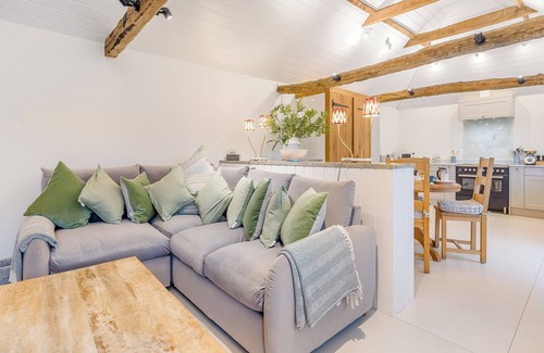 Peasmarsh Cottage | The Stables - UK41887