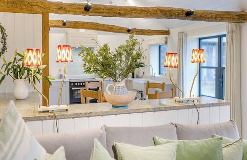 Peasmarsh Cottage | The Stables - UK41887