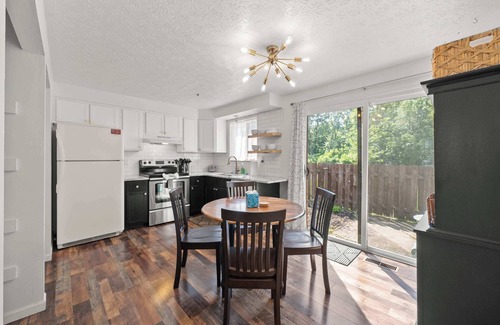 Summit Station House | The StayBerry – Stay for 6