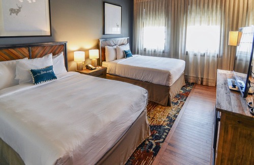 Downtown Kenosha Hotel | The Stella Hotel & Ballroom