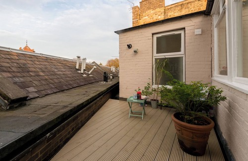 Comely Bank Apartment | The Stockbridge Photography Studio, 3 bedrooms, 1 bath