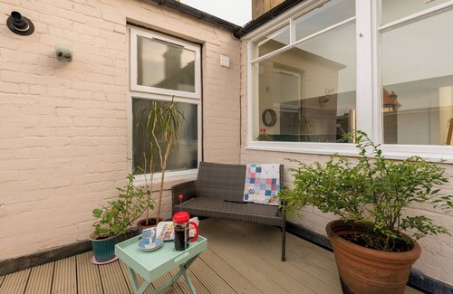 Comely Bank Apartment | The Stockbridge Photography Studio, 3 bedrooms, 1 bath