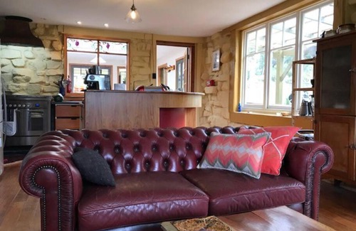 Simpsons Bay House | The Stone Cottage - Bruny Island