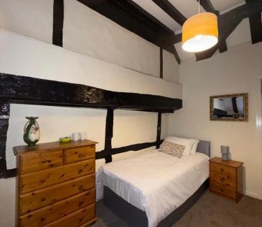 Petworth Hotel | The Stonemasons Inn