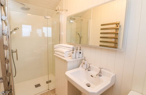 Ryther Cottage | THE STORYTELLER, romantic, with a garden in Tadcaster