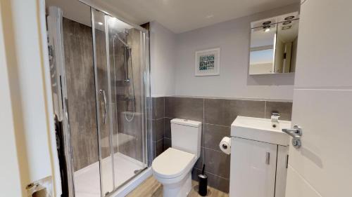 Whitnash Apartment | The Stratford Suite Dunara 6