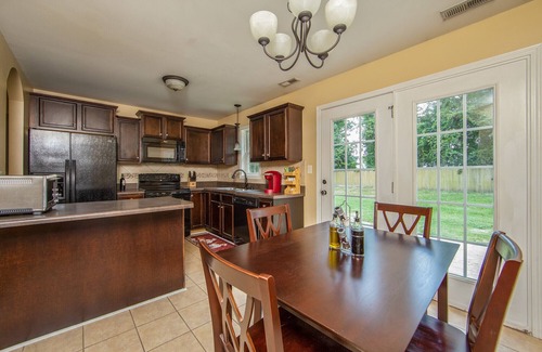 Fayetteville Apartment | The Strickland Stopover
