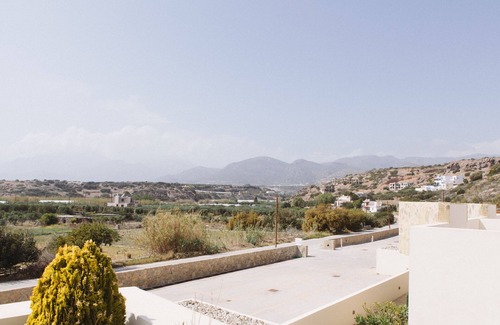 Makry Gialos Apartment | The Studio @ Lagada Bay, Luxury Apartment with swimming pool