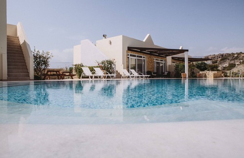Makry Gialos Apartment | The Studio @ Lagada Bay, Luxury Apartment with swimming pool