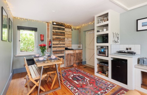 Nettlestone Apartment | The Studio - The Little Dairy Park Farm - Isle of