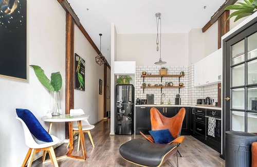 Darling Harbour Apartment | The Stylists House A Chic Inner city Landmark