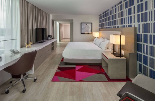 Roselawn Finance Hotel | The Summit Hotel