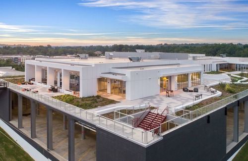 Roselawn Finance Hotel | The Summit Hotel