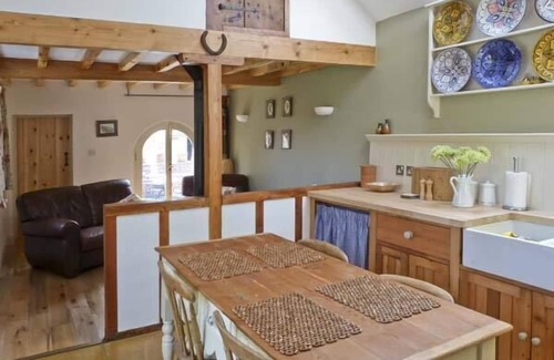 Ferrensby Apartment | THE SUN HOUSE, luxury holiday cottage, with a garden in Ferrensby