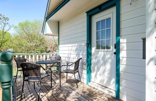 Dunbar Apartment | The Sunflower Cottage