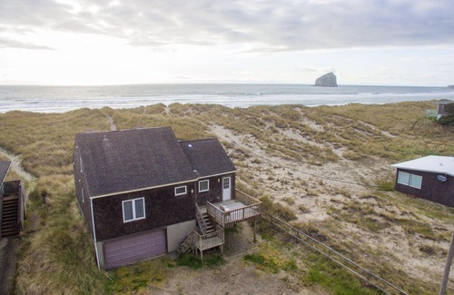 Oregon Coast House | The Sunset #118 - Large comfortable beachfront home in Pacific City. Pet friendly!