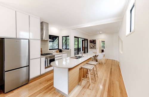 Sunrise Beach Apartment | The Sunshine Beach Luxe Coastal Retreat