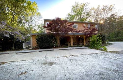 Macon Apartment | The Susannah - 1 Bd/1BA Furnished Apartment - Near Lake and Bike Trails, Mercer