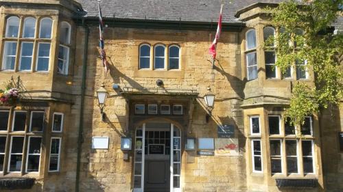 Moreton-in-Marsh Hotel | The Swan Inn