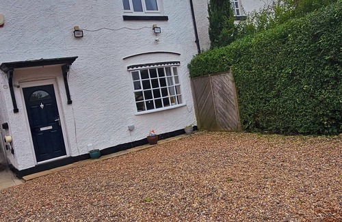 Chapeltown House | The Sweet Brier Cottage in Leeds