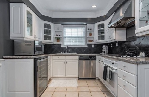 St. Matthews Condo | The Sweet Spot! - Live Like a Local