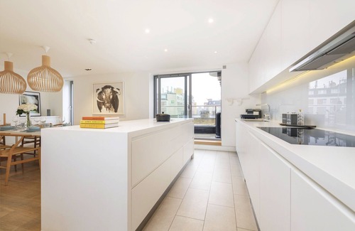 Cathedrals Apartment | The Tate Modern Penthouse on Southbank