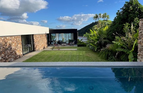 Ostend House | THE TERRACE : Coast & Country